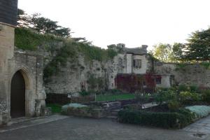 Castle Garden, Caldicot